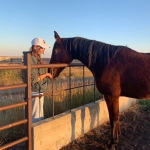 Meet your Posher, Nadia